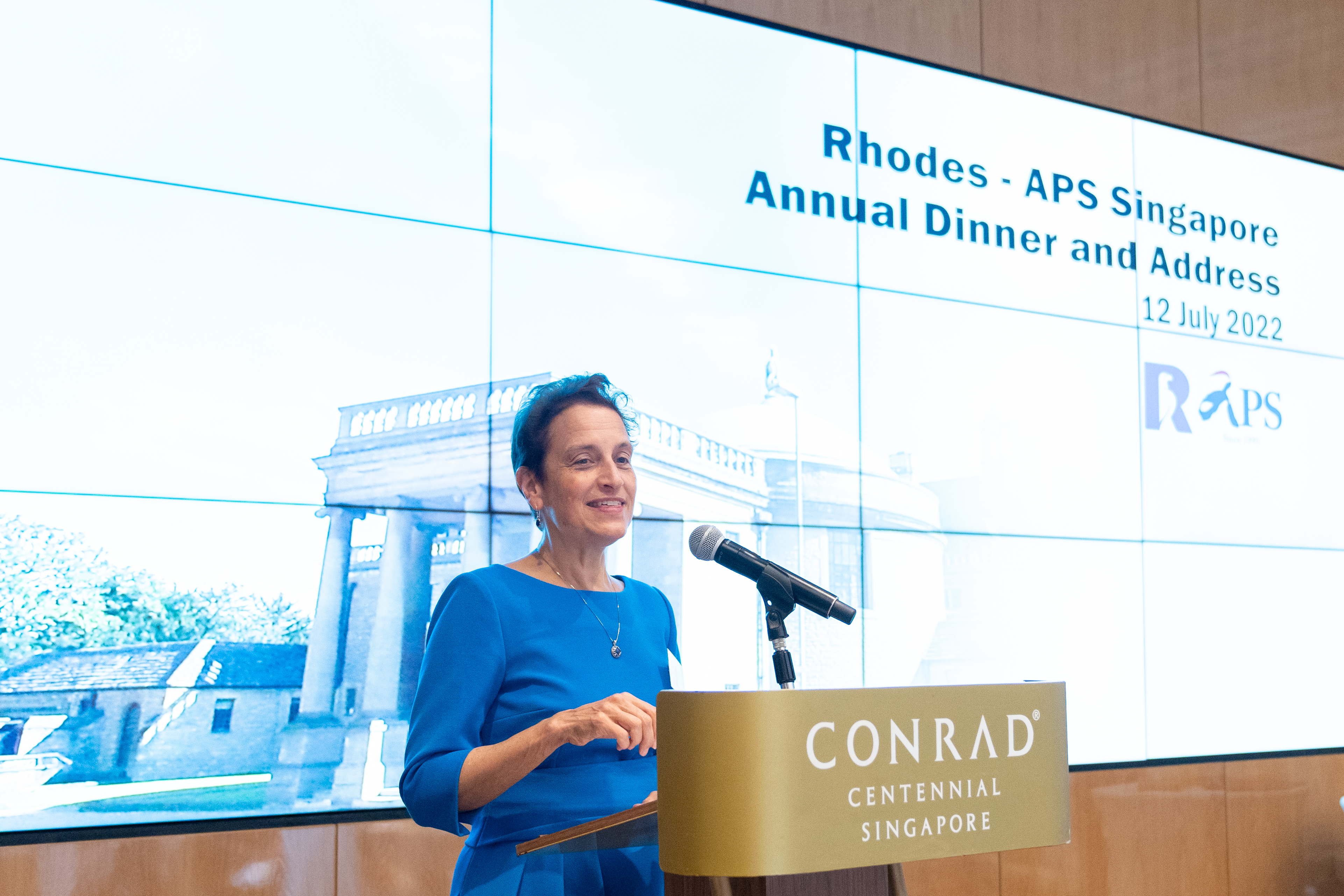 Rhodes-APS Dinner - Dr Kiss speech.jpg